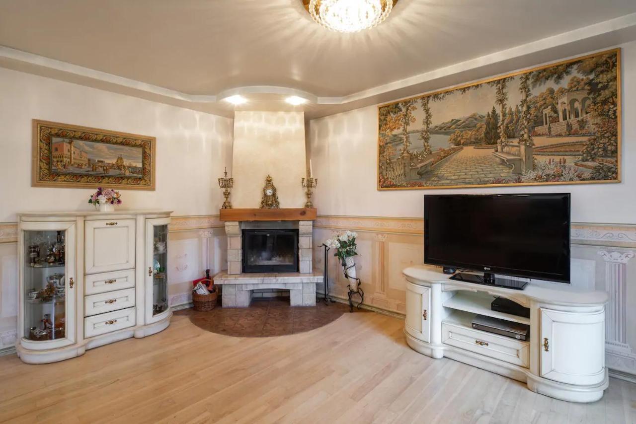 In A Private House 5 Min From Airport 民宿 *